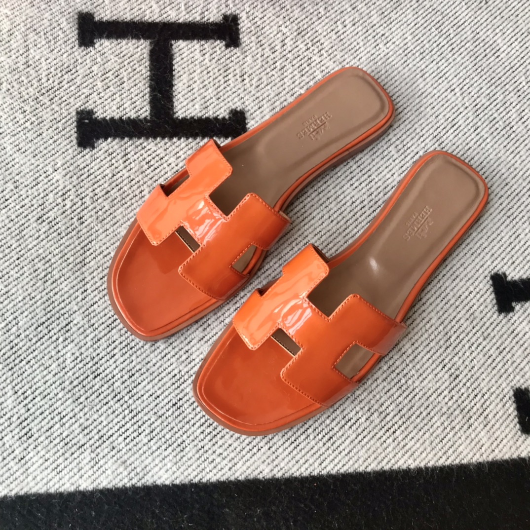 에르메스 올수공 오란 슬리퍼 샌들 페이던트 30